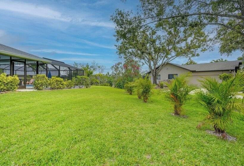 Fort Myers Coastal Retreat: Lanai W/ Pool!