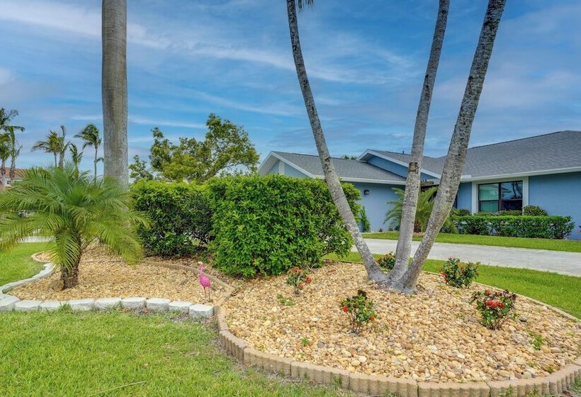 Fort Myers Coastal Retreat: Lanai W/ Pool!
