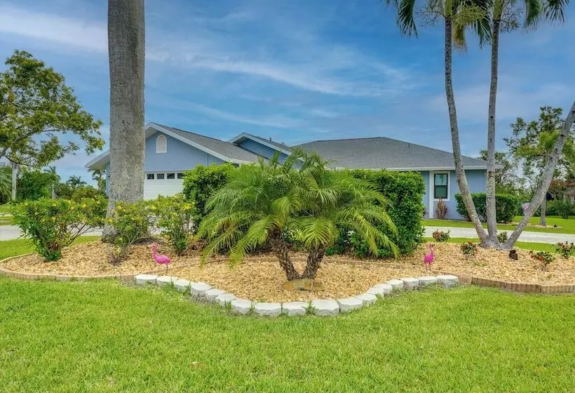 Fort Myers Coastal Retreat: Lanai W/ Pool!