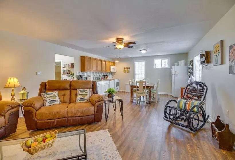 Homey Luray Cabin W/ Fire Pit & Deck!