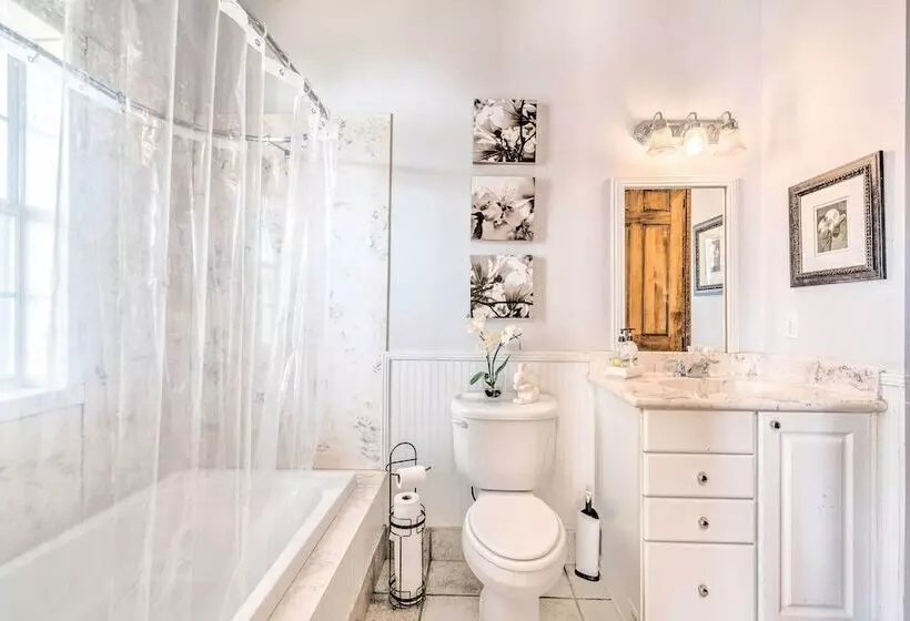 House W/ Wraparound Porch, 1/2 Mi To Lake!