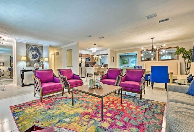 Huge Lutz Family Retreat W/ Game Room & Pool!