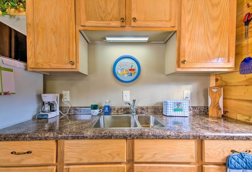 Creek Views & Grill: Idyllic Florence Cabin