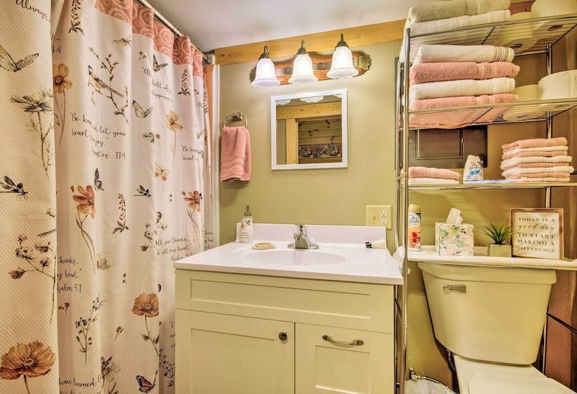 Creek Views & Grill: Idyllic Florence Cabin