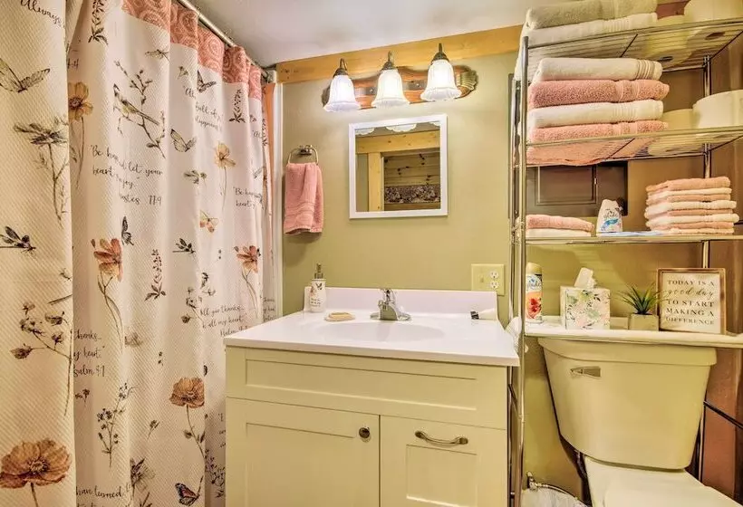 Creek Views & Grill: Idyllic Florence Cabin