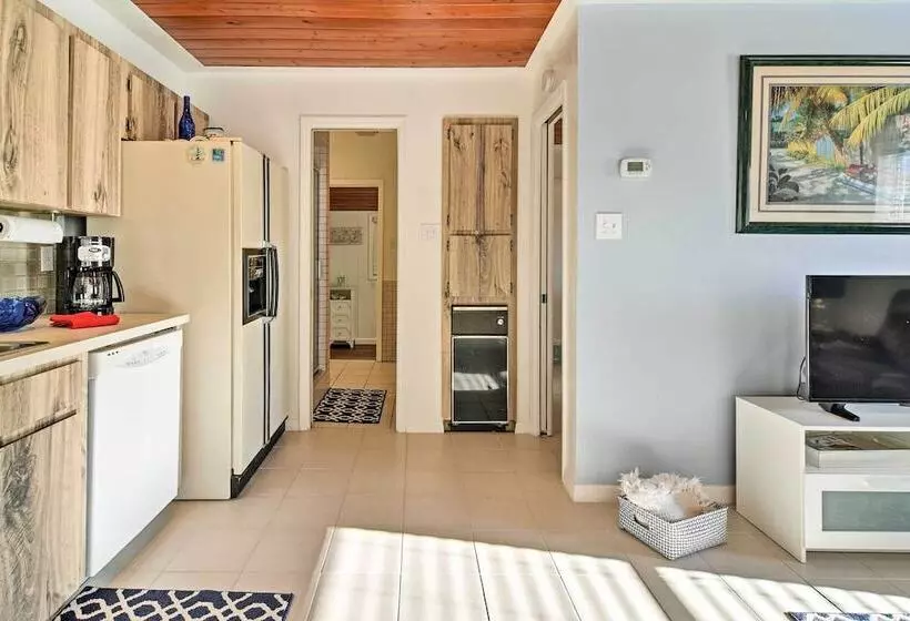 Indian Shores Cottage W/ Cabana   Steps To Beach!