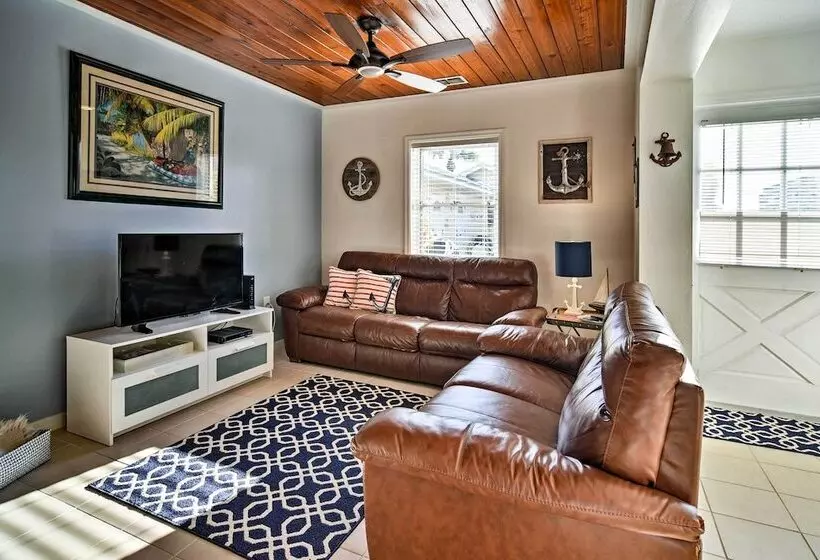 Indian Shores Cottage W/ Cabana   Steps To Beach!