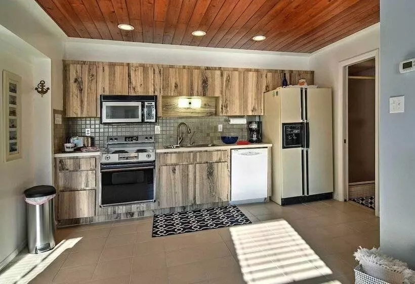 Indian Shores Cottage W/ Cabana   Steps To Beach!