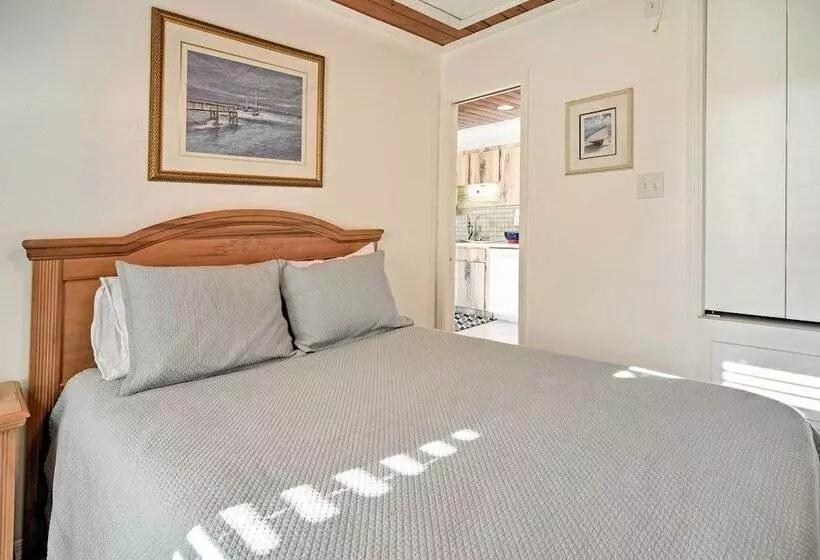 Indian Shores Cottage W/ Cabana   Steps To Beach!