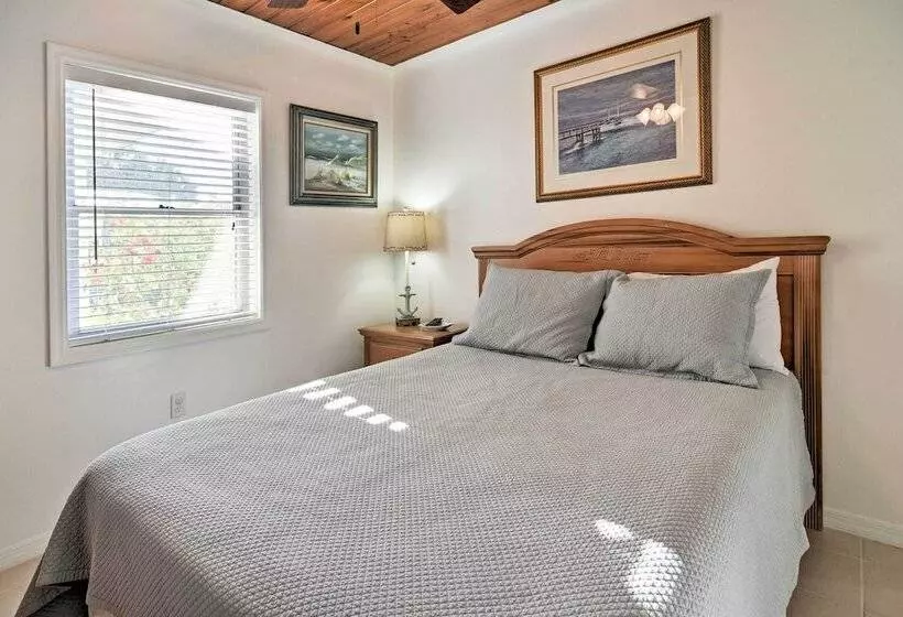 Indian Shores Cottage W/ Cabana   Steps To Beach!