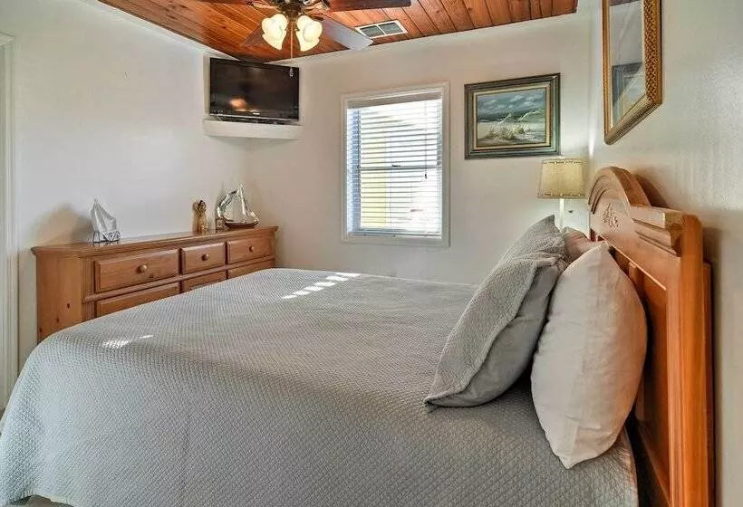 Indian Shores Cottage W/ Cabana   Steps To Beach!