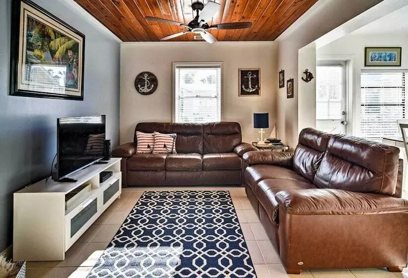 Indian Shores Cottage W/ Cabana   Steps To Beach!