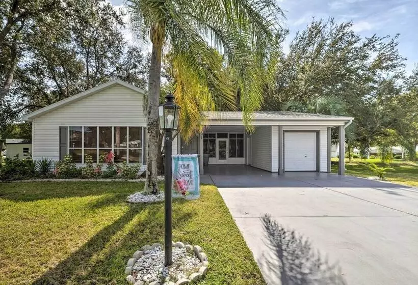 Inviting Lady Lake House: In The Village!