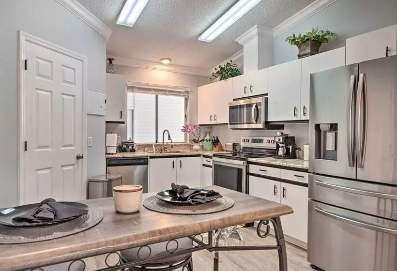 Inviting Lady Lake House: In The Village!