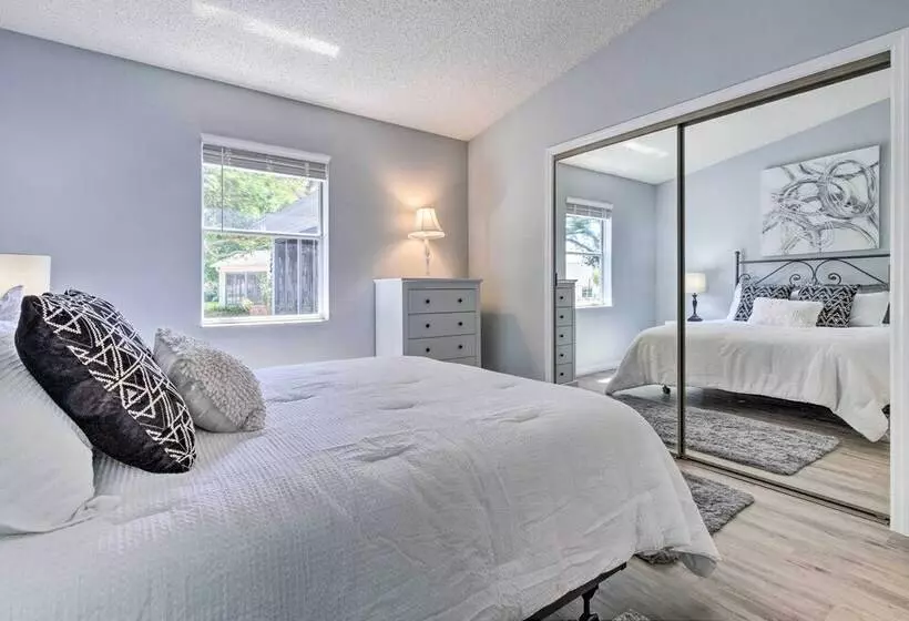 Inviting Lady Lake House: In The Village!