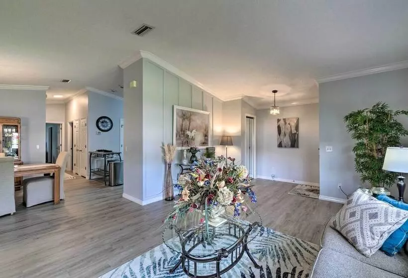 Inviting Lady Lake House: In The Village!