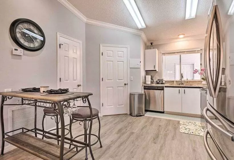 Inviting Lady Lake House: In The Village!