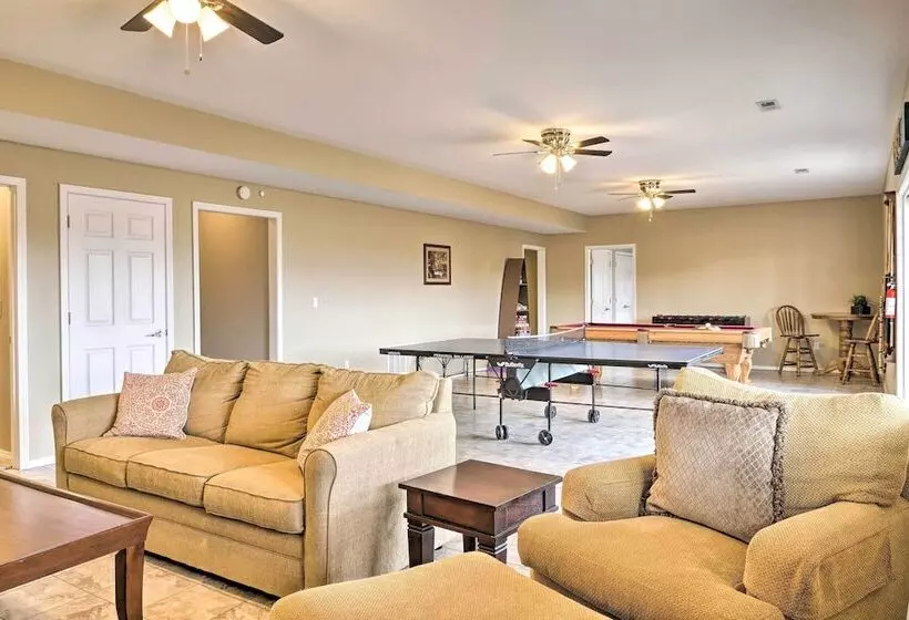 Kimberling City Home W/ Game Room & Lake Access
