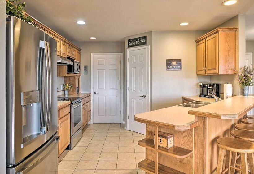 Kimberling City Home W/ Game Room & Lake Access