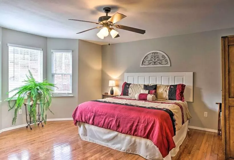 Kimberling City Home W/ Game Room & Lake Access