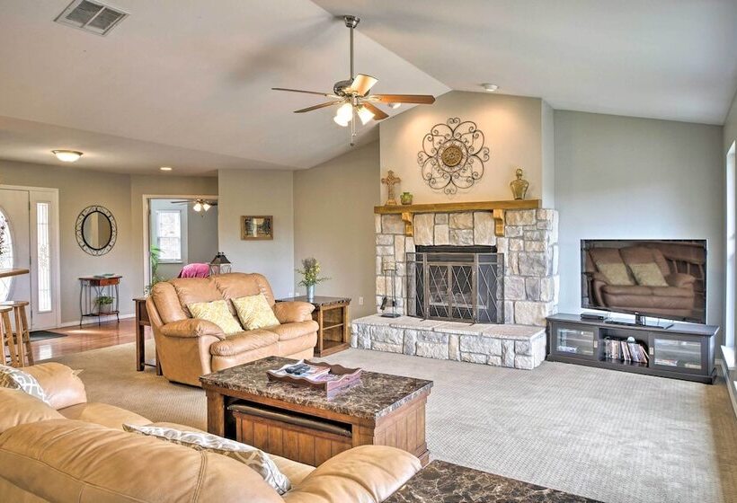 Kimberling City Home W/ Game Room & Lake Access