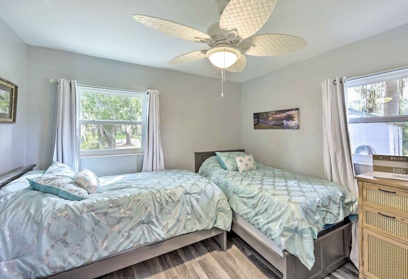 Lakeside Crescent City Cottage: Boat + Dock!