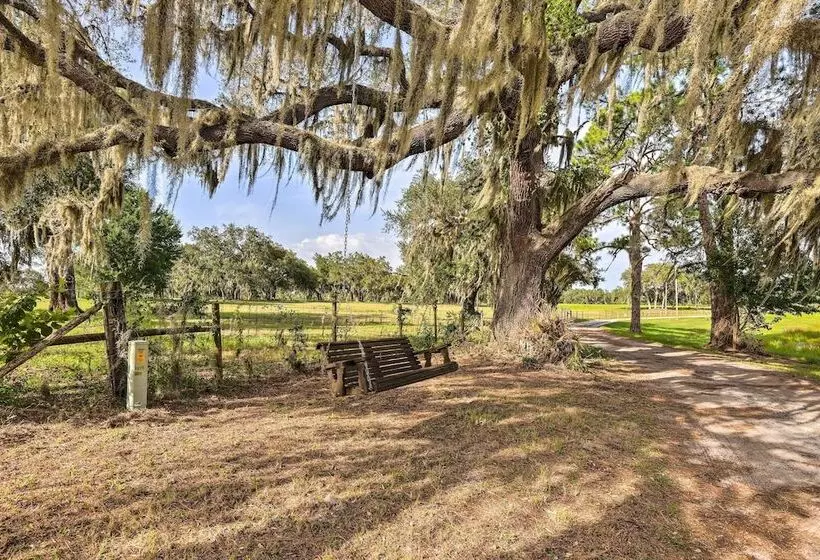 Lakeside Crescent City Cottage: Boat + Dock!