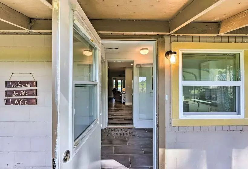 Lakeside Crescent City Cottage: Boat + Dock!