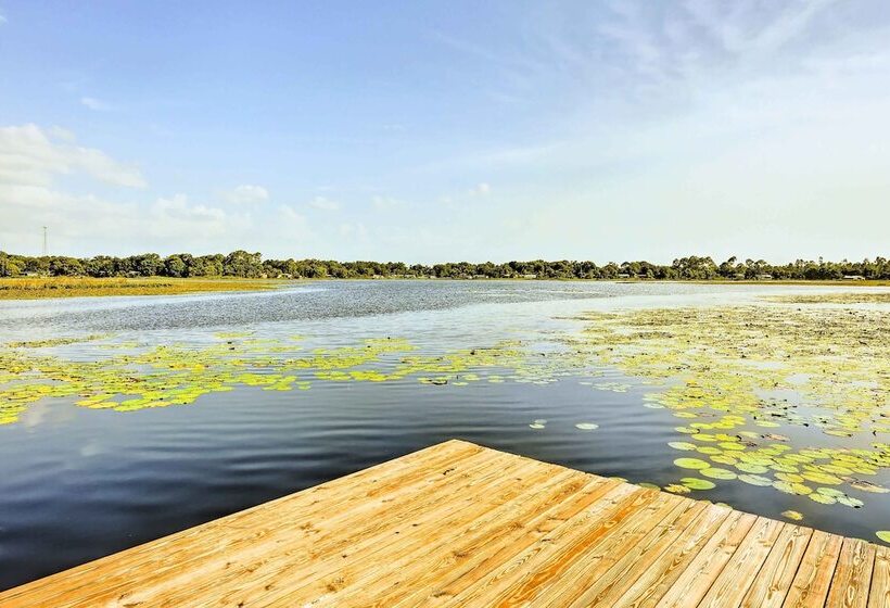 Lakeside Crescent City Cottage: Boat + Dock!