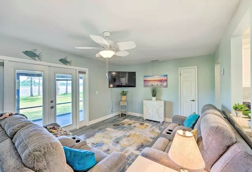 Lakeside Crescent City Cottage: Boat + Dock!