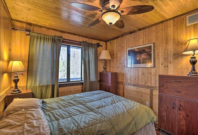 Lodge On 240 Acres W/ Deck, Grill & Fire Pit!