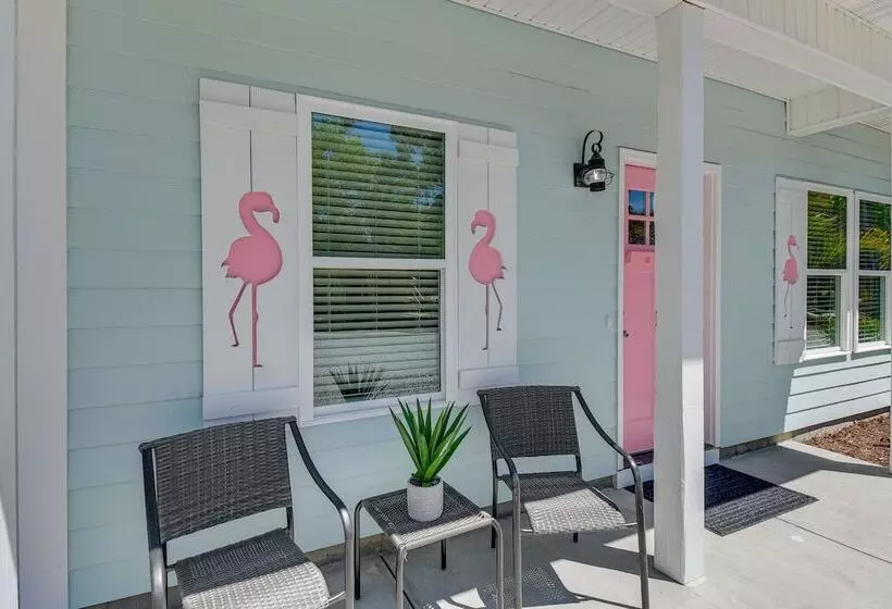 Lovely Vacation Home ~ 1 Mi To Ocean Isle Beach!