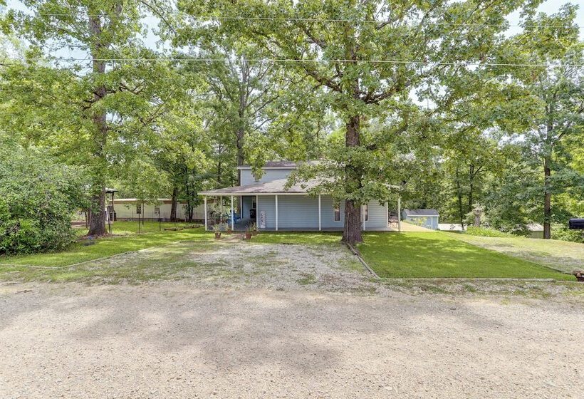 The Lakehouse  Lovely Wappapello Country Home!