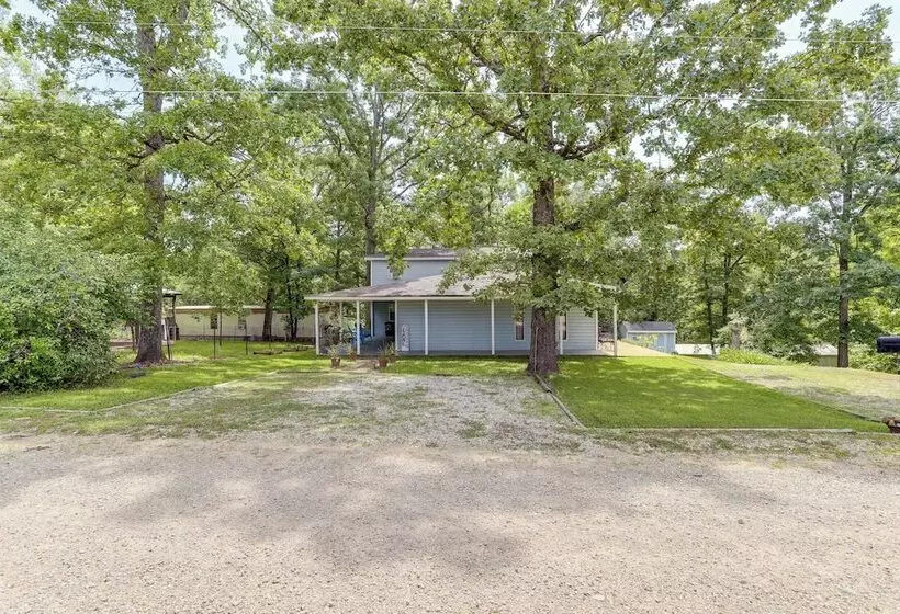 The Lakehouse  Lovely Wappapello Country Home!