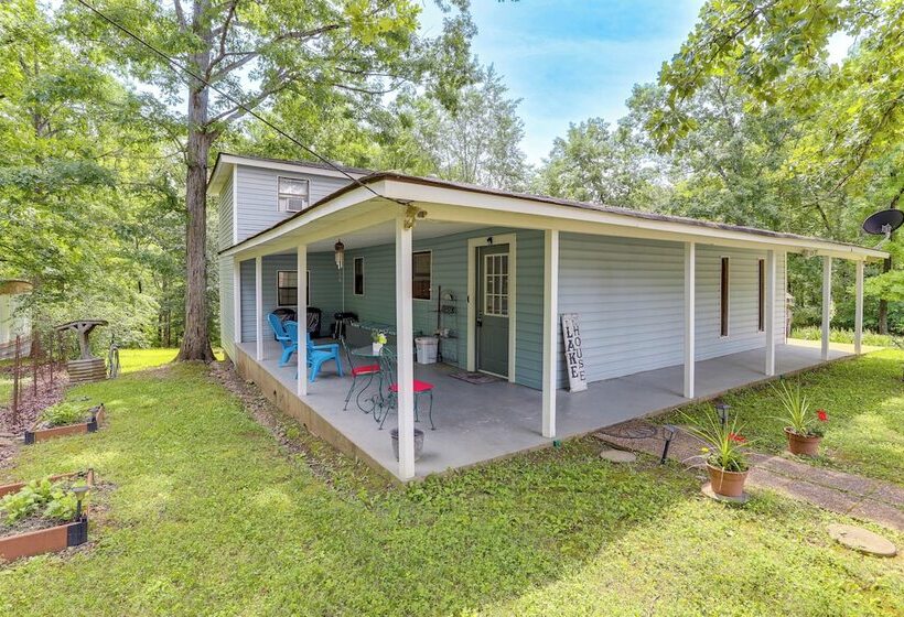 The Lakehouse  Lovely Wappapello Country Home!