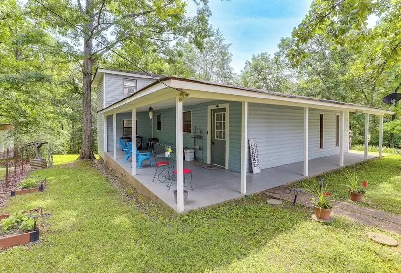 The Lakehouse  Lovely Wappapello Country Home!