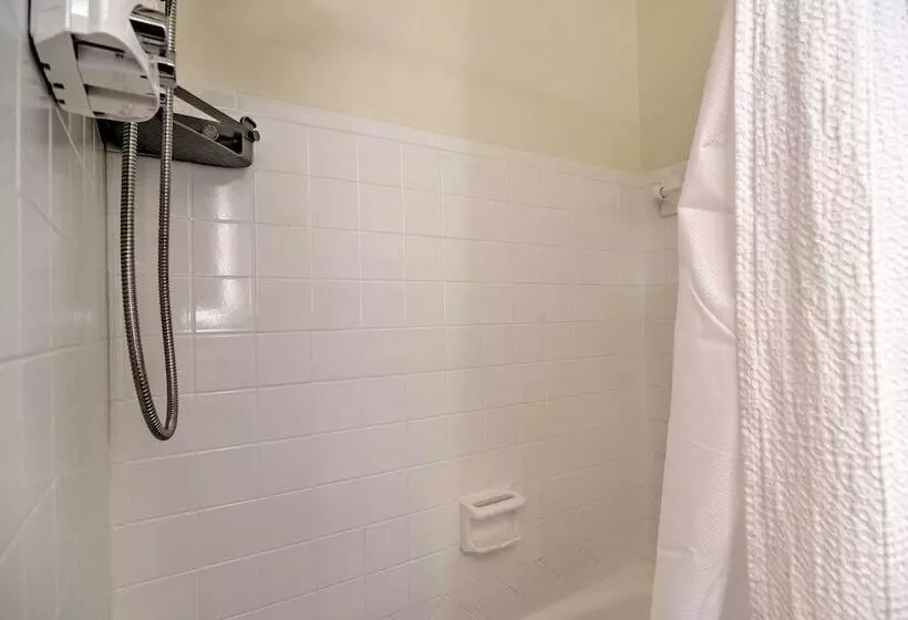 Lush Seminole Surf Inn W/ Backyard Fire Pit!