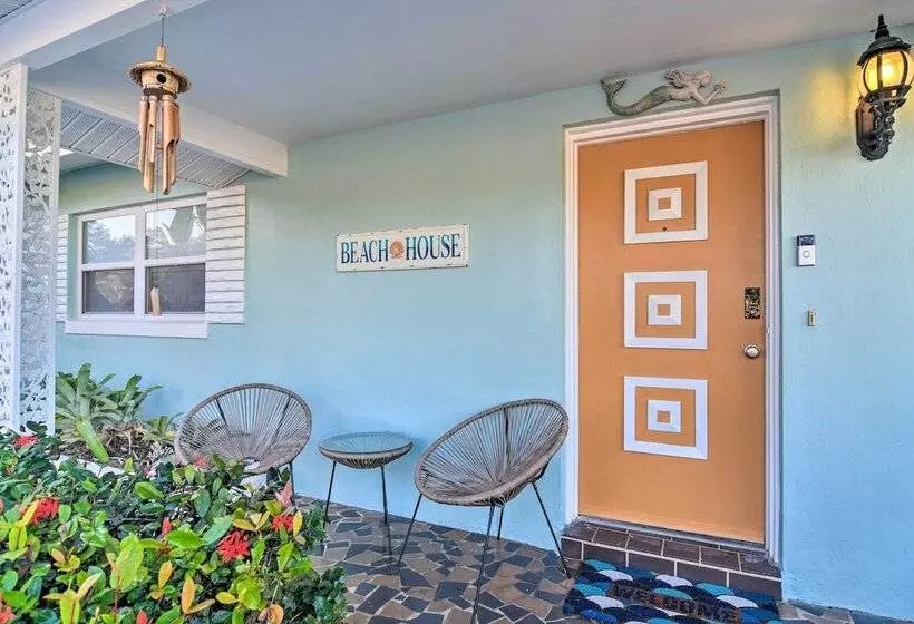 Lush Seminole Surf Inn W/ Backyard Fire Pit!