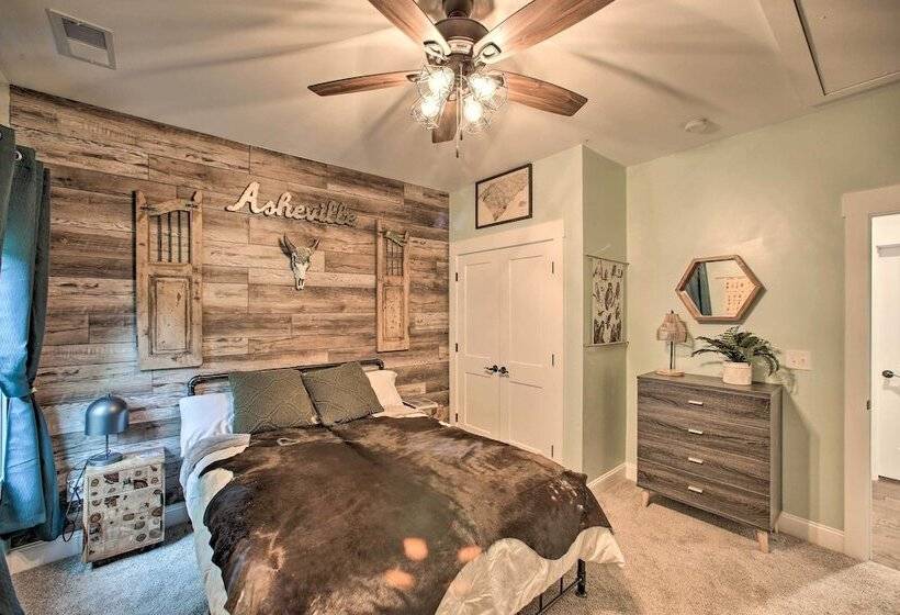 2 Mi To Downtown: Luxe Greenville Retreat!