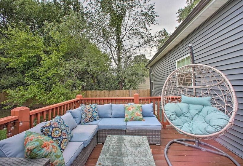 2 Mi To Downtown: Luxe Greenville Retreat!