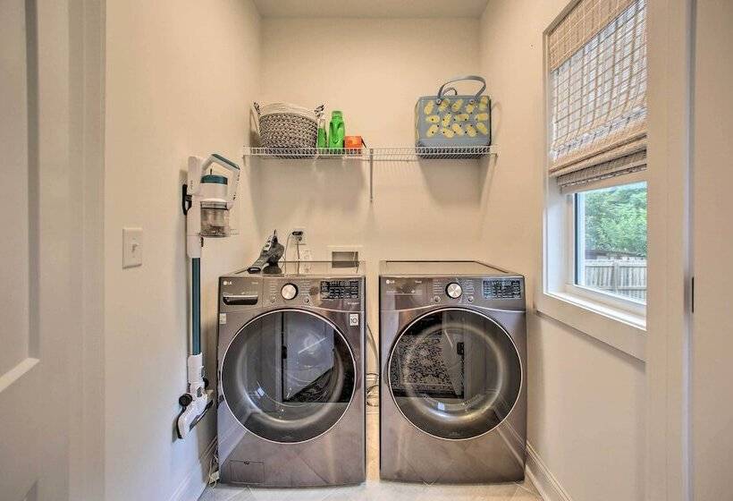 2 Mi To Downtown: Luxe Greenville Retreat!