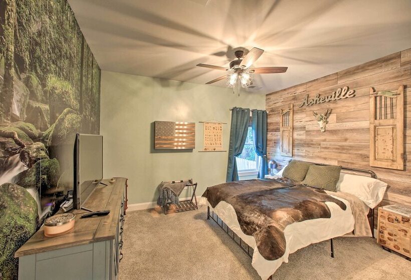 2 Mi To Downtown: Luxe Greenville Retreat!