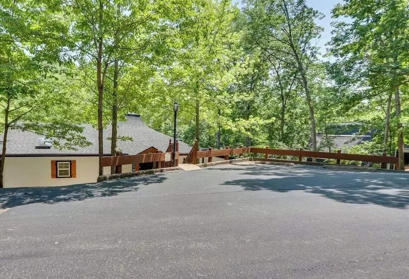 Spacious Decks & Dock: Margaritaville Home!