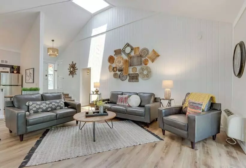 Spacious Decks & Dock: Margaritaville Home!