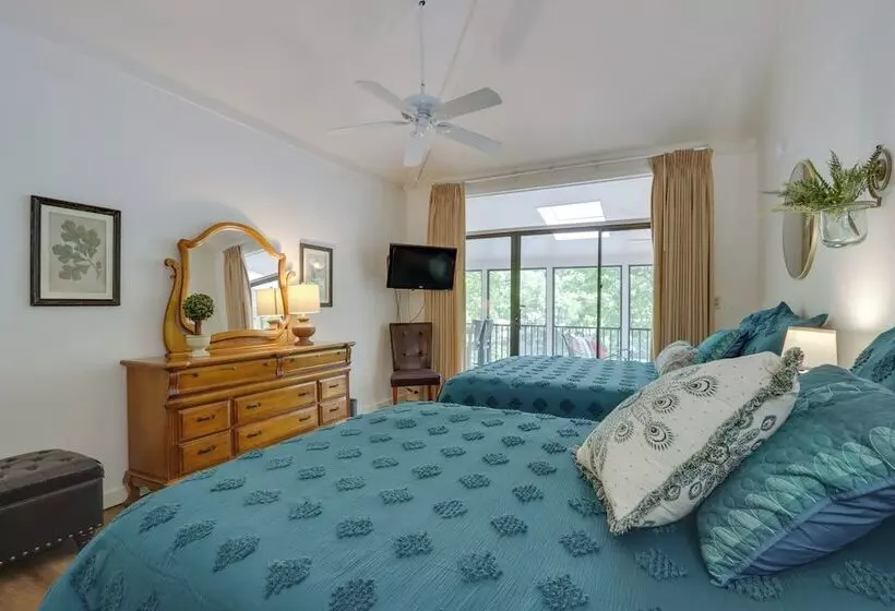 Spacious Decks & Dock: Margaritaville Home!