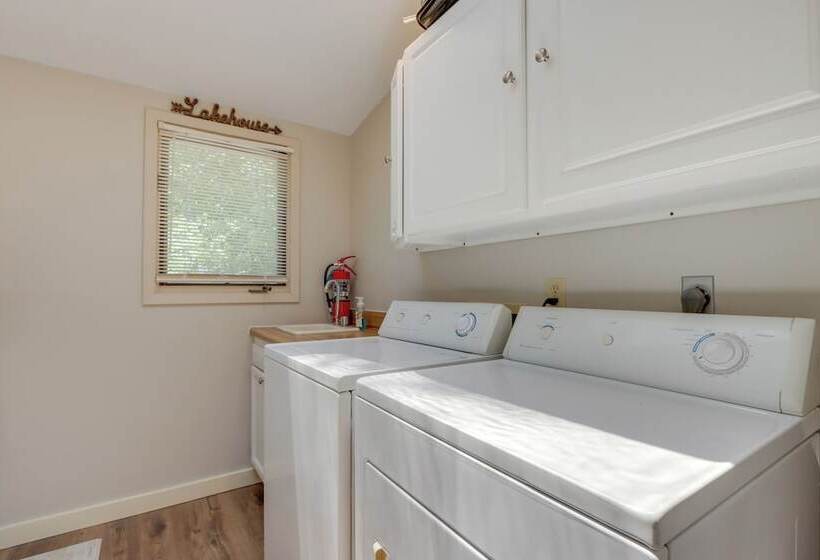 Spacious Decks & Dock: Margaritaville Home!