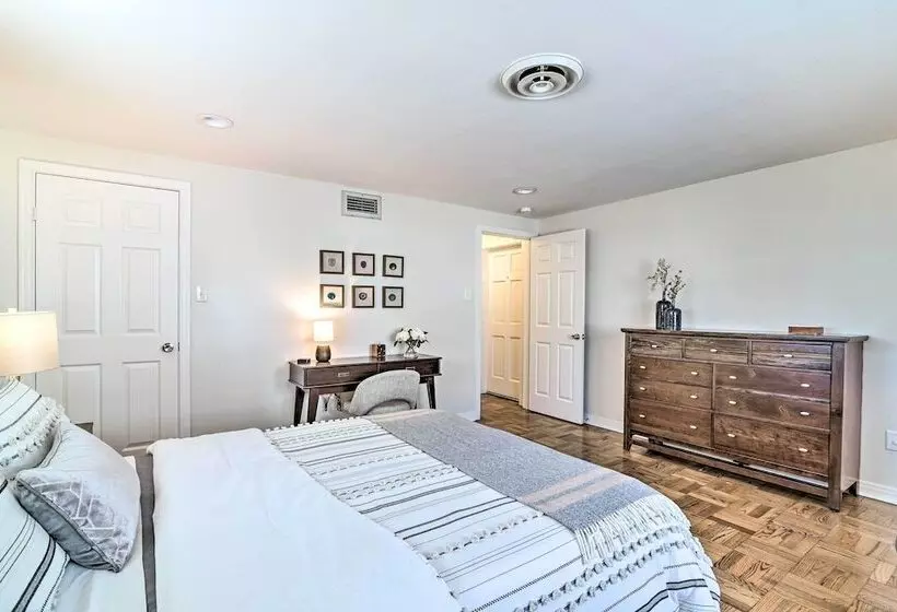 Mid Century Modern Escape In Central Lakeland!