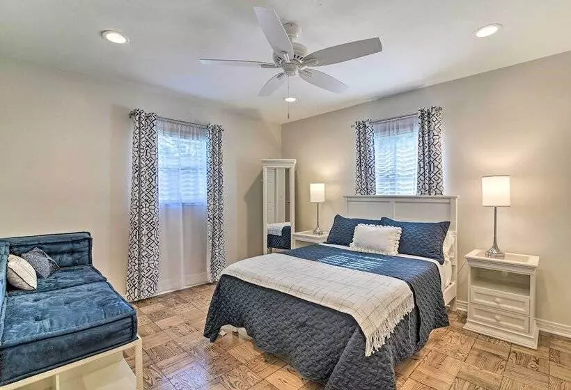 Mid Century Modern Escape In Central Lakeland!