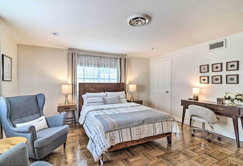 Mid Century Modern Escape In Central Lakeland!