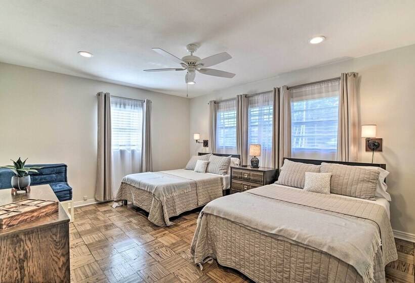 Mid Century Modern Escape In Central Lakeland!